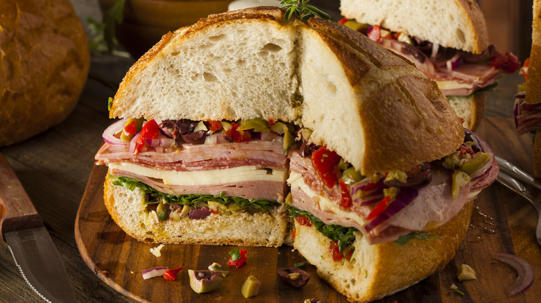 Muffuletta sandwich