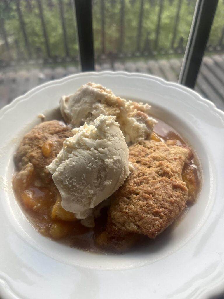 [homemade] Snickerdoodle peach cobbler