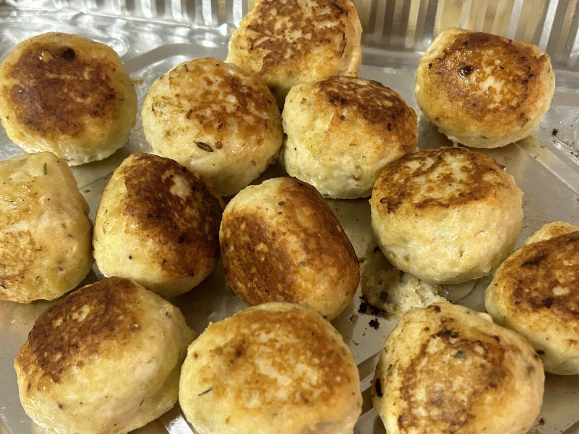 Spicy chicken meatballs