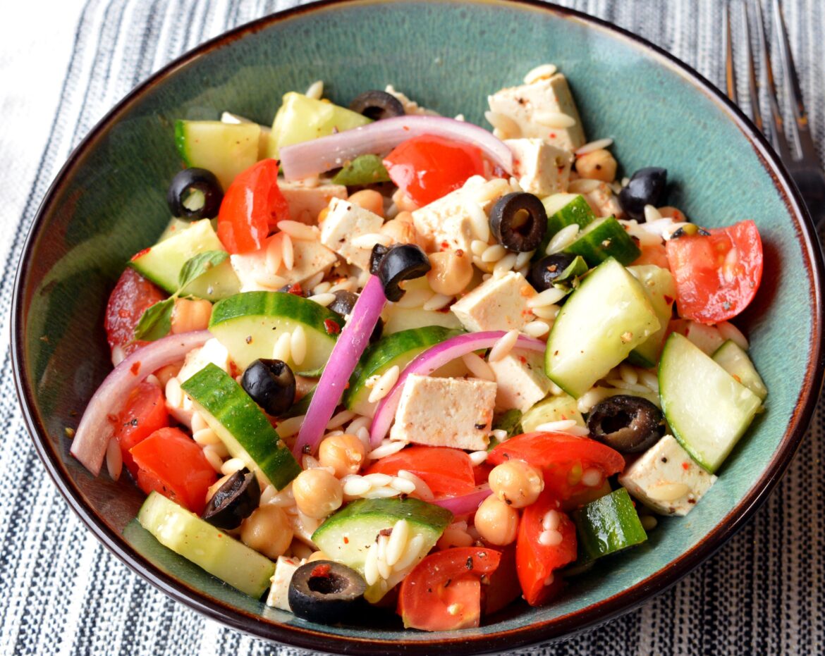 306 cal Mediterranean style chickpea and orzo salad