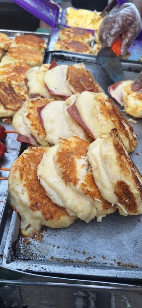 [i ate] Arepas whit cheese.