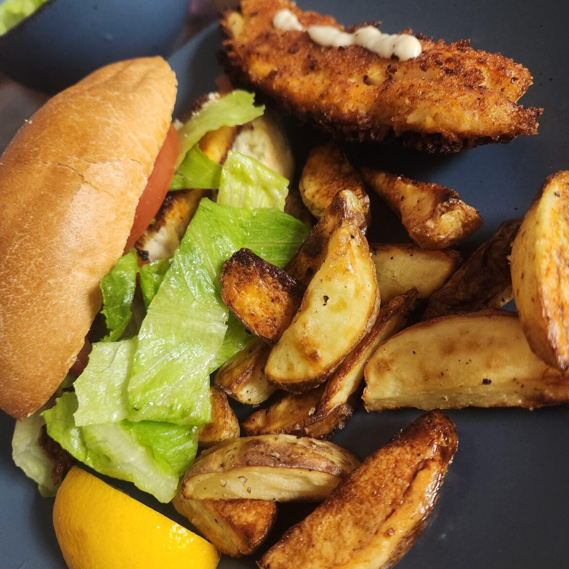 Crispy garlic-herb tilapia sandwich!!!