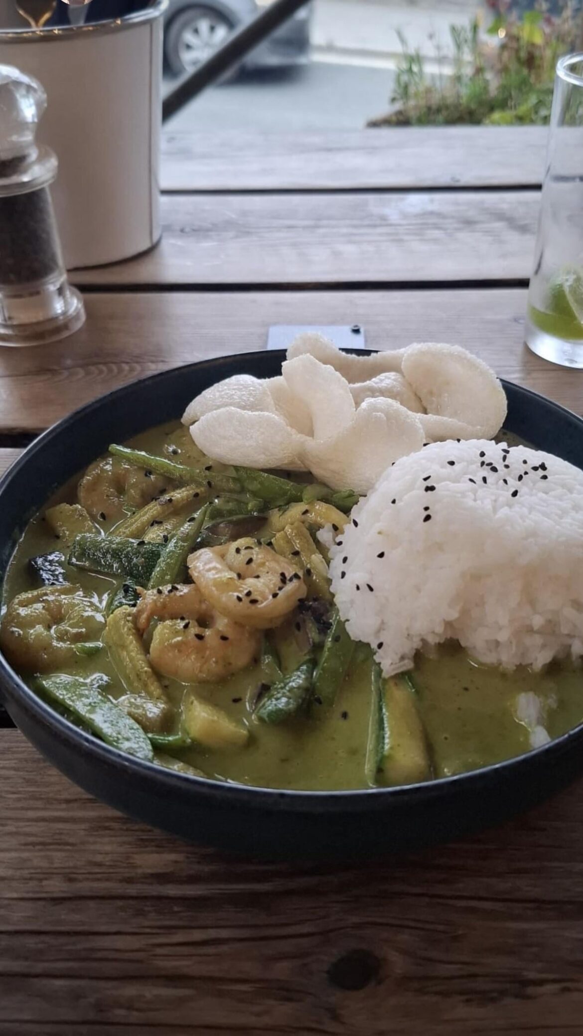 Shrimps🍤 with rice and vegetables [OC]