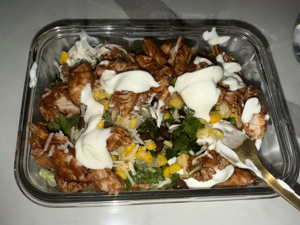260 Cal giant chicken bbq taco salad