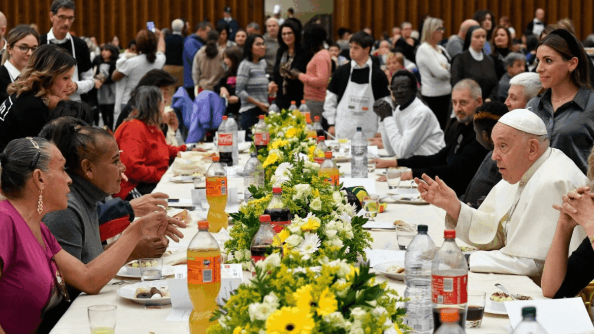 1,000 people in need share traditional Italian lunch with Pope Francis