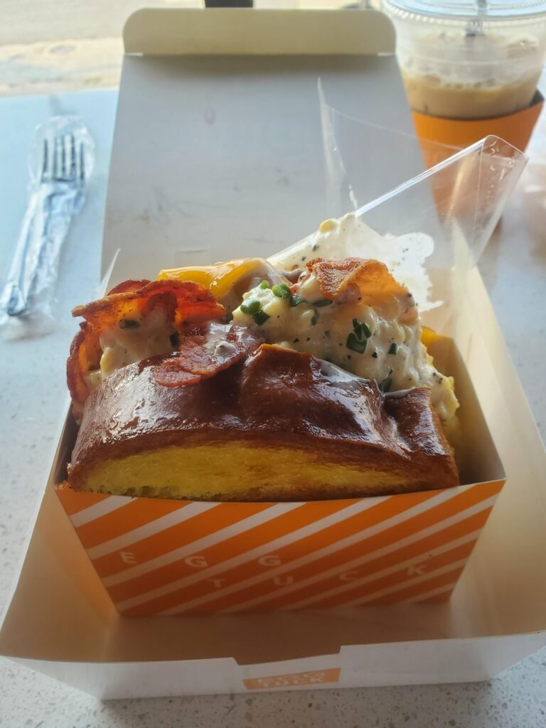 Egg Tuck - Hollywood