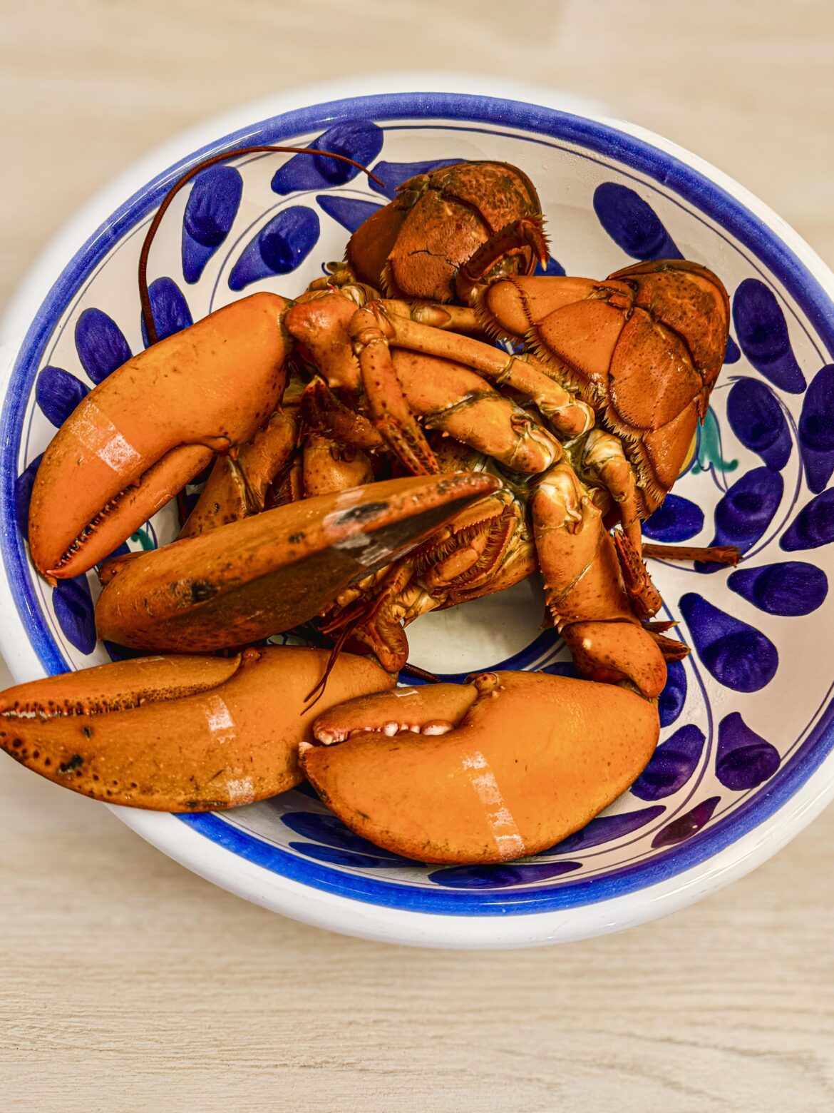 2 Pound Fresh Maine Lobster at $15USD/lb