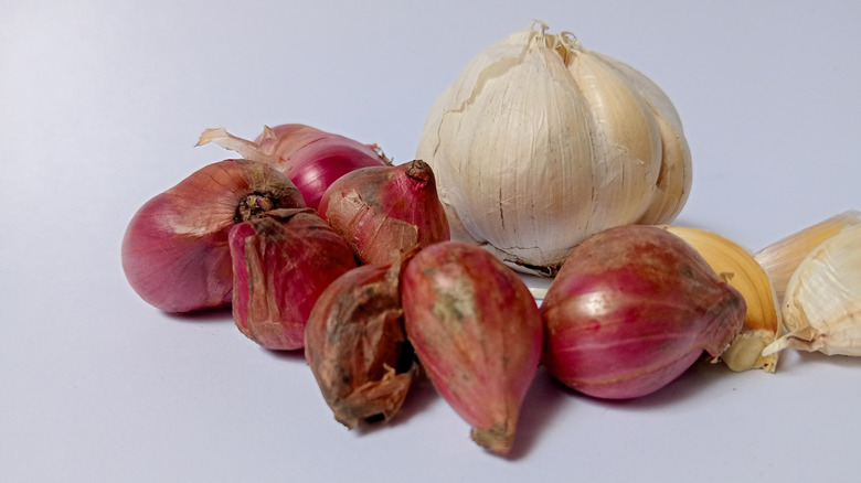 shallots and garlic
