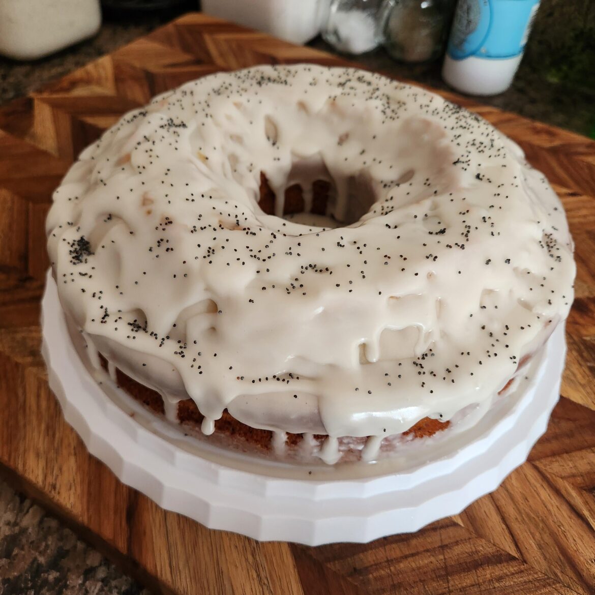 Almond poppyseed cake, my fave!