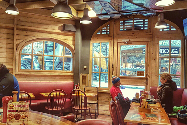 Roxy Quiksilver Cafe & Restaurant, Val d'isere interior