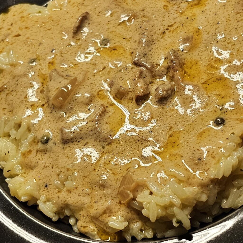 Leftovers: Minced pork on rice (be sure to make a proper lake as you would with mashed ;)