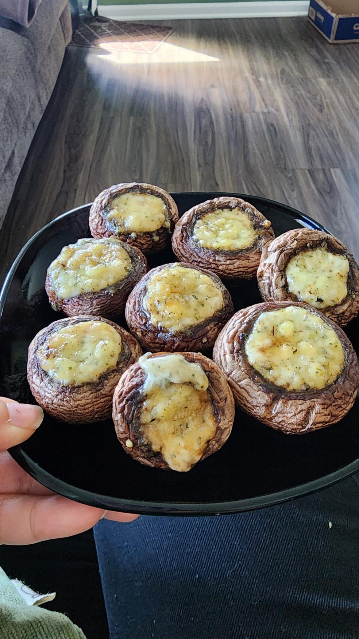 Favorite snack ever! Stuffed mushrooms 😋