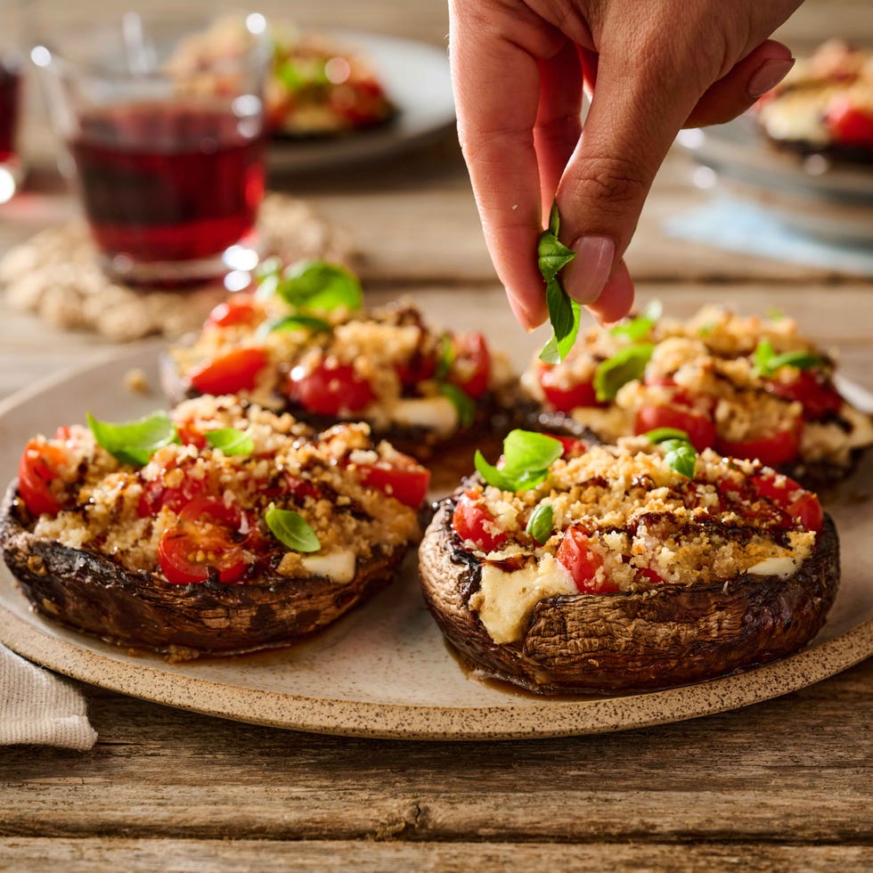 the pioneer woman's stuffed portobello mushrooms
