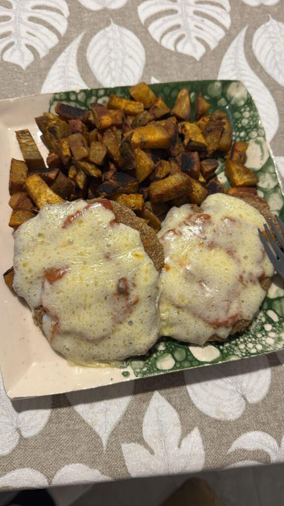 Homemade Mediterranean-style dinner: baked eggplant Milanese with roasted sweet potatoes 🍆🍠