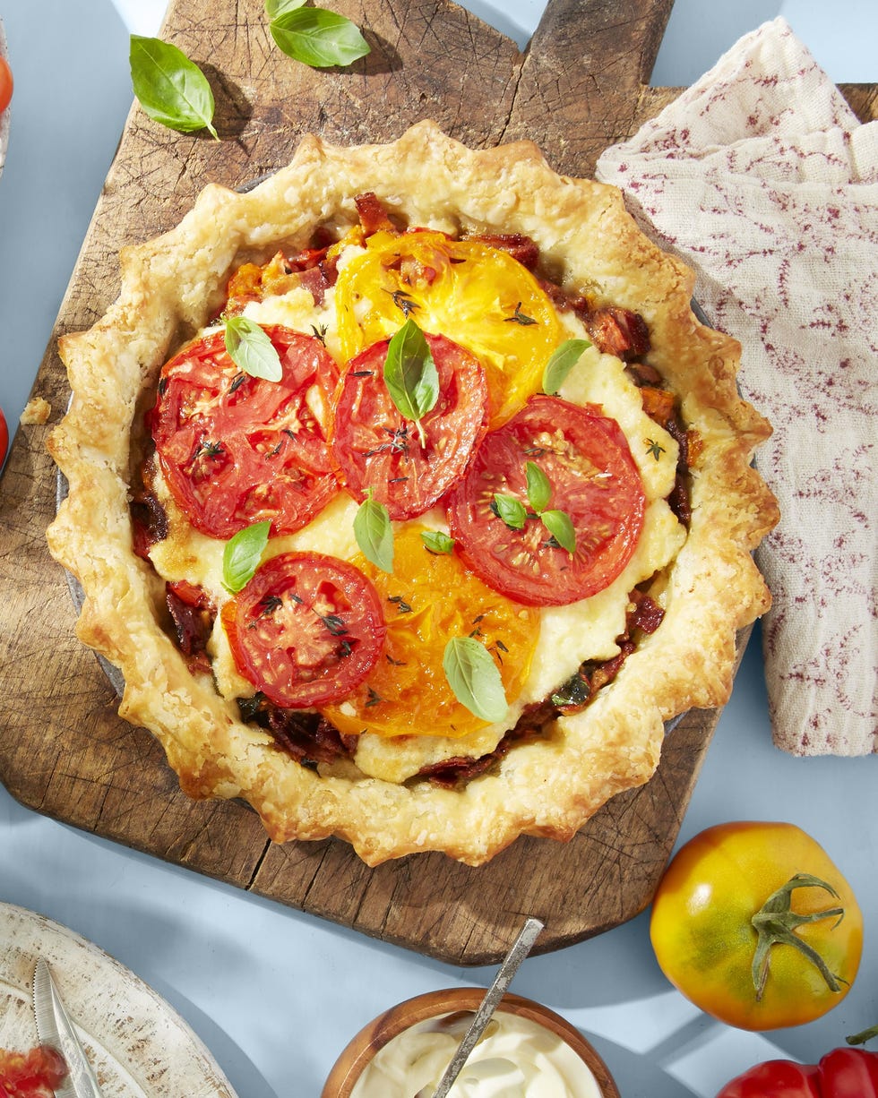 southern tomato pie with bacon