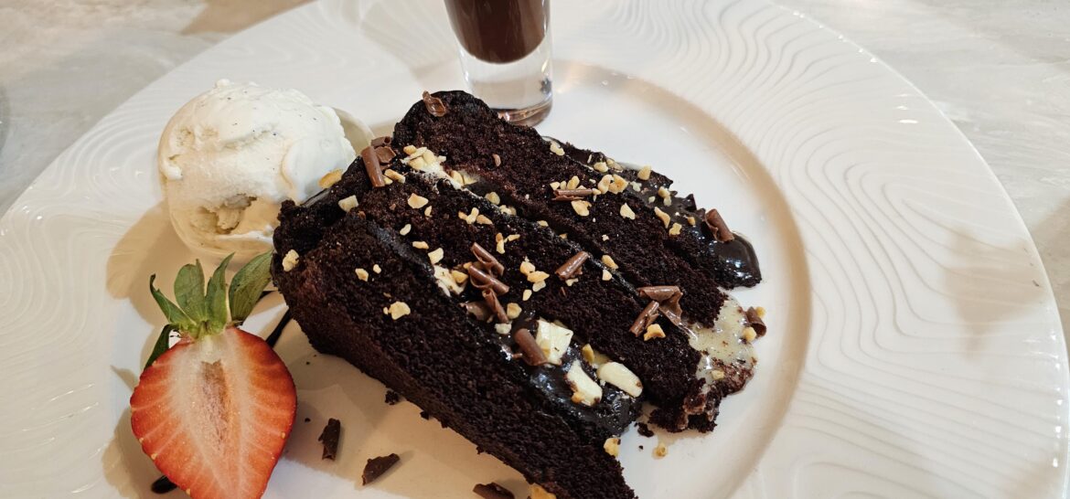 Chocolate fudge cake