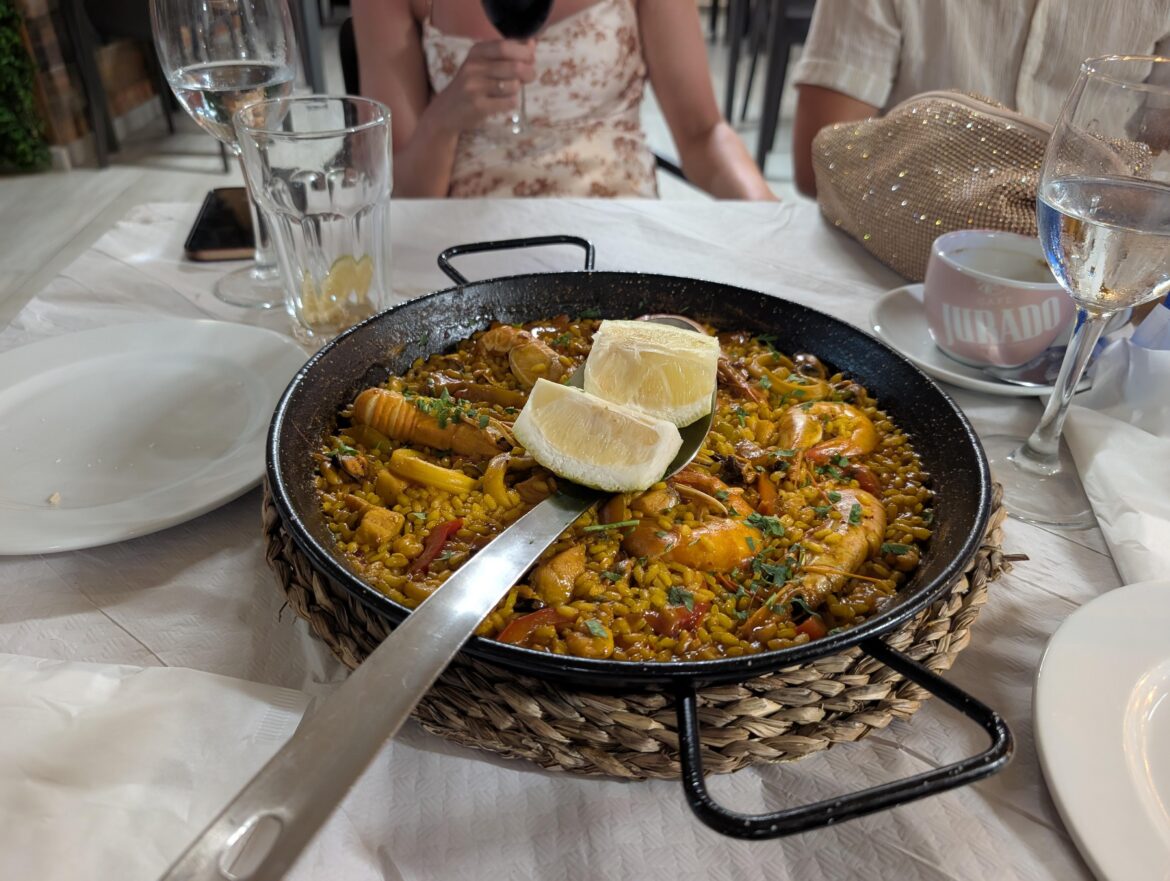 "Ooh, that's not traditional blah blah blah". Well I don't give a shit because this seafood Paella was banging!