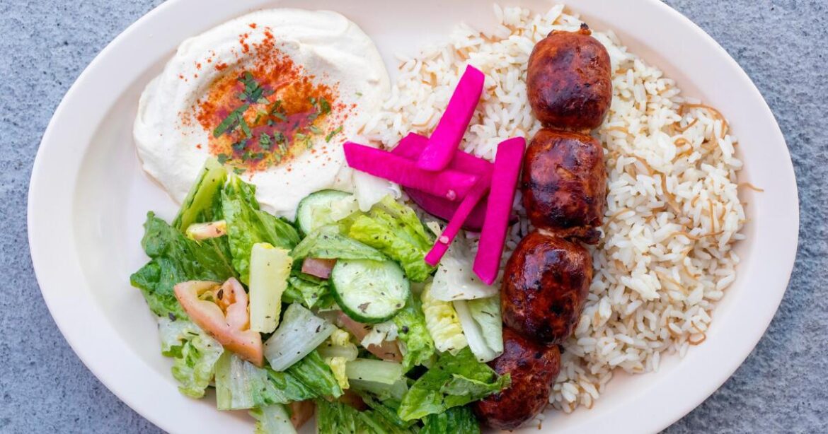 Review: In Boyle Heights, Lebanese dishes with a Oaxacan accent