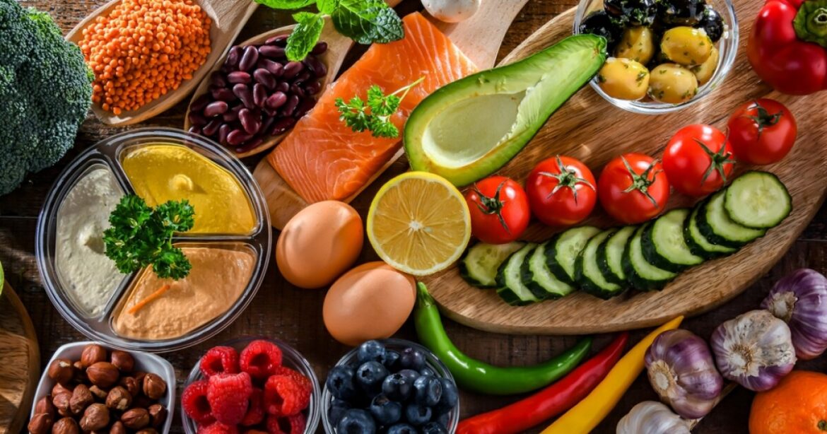 Mediterranean diet may reduce dementia risk, study finds