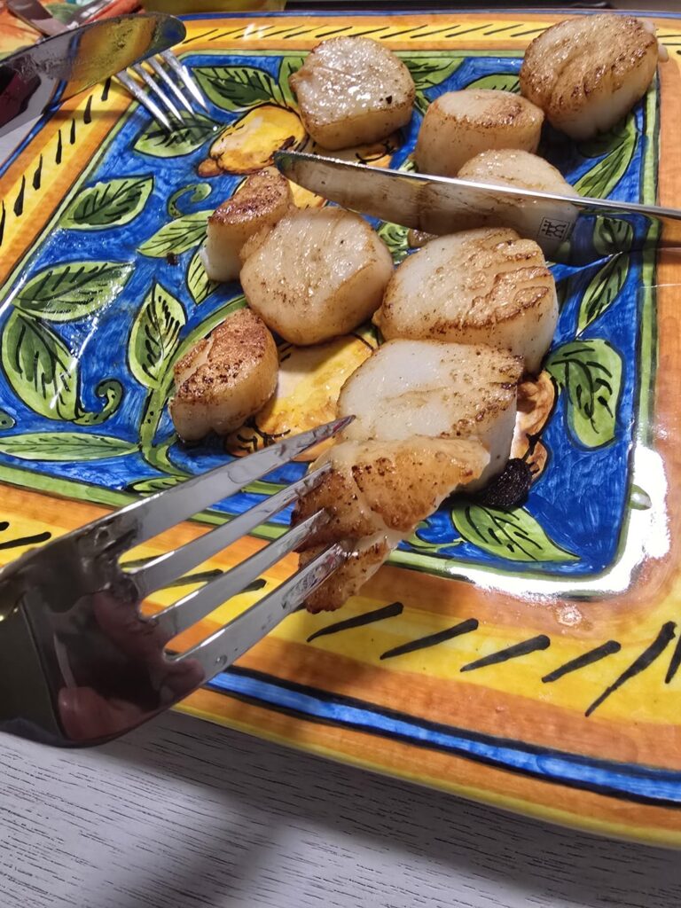 Cooked scallops
