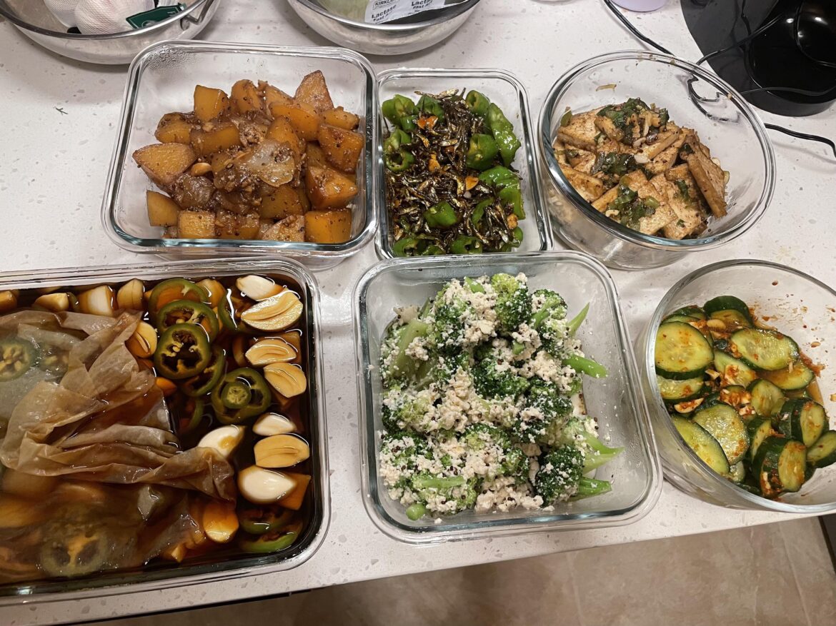 It’s been ages since I’ve posted, but banchan time! Getting back into the swing of making banchan.