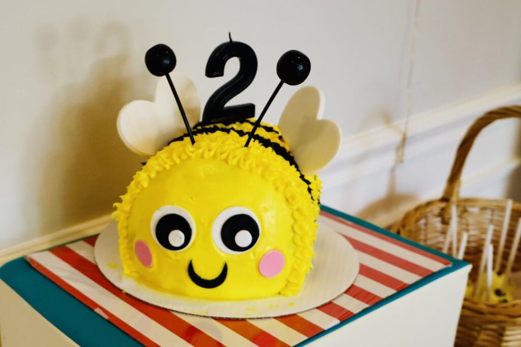 I made this cake for my son’s Bee-Day party 🐝 I made this cake for my son’s Bee-Day party 🐝