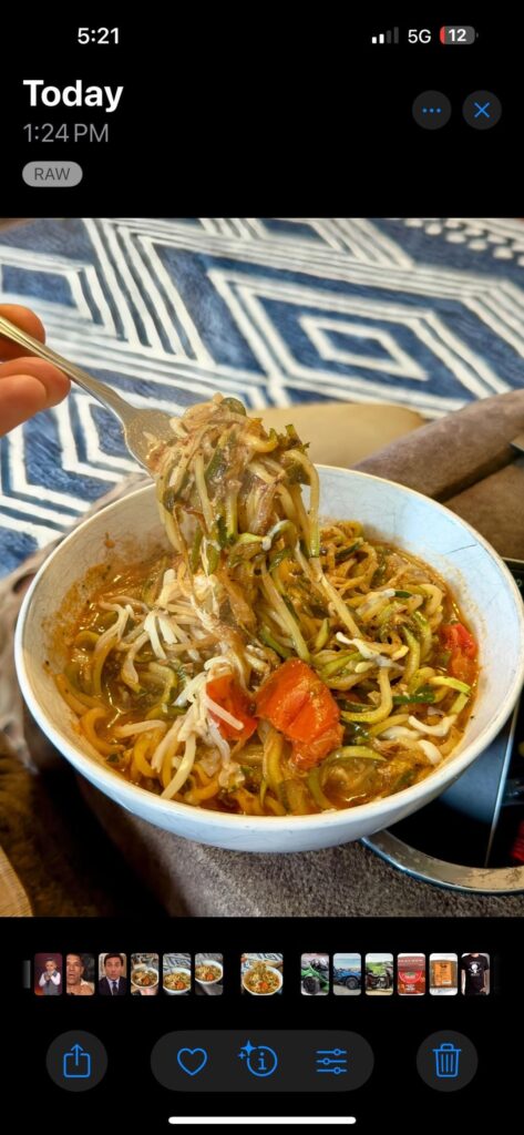 Cheesy beef and pork zoodles, ~130 calories