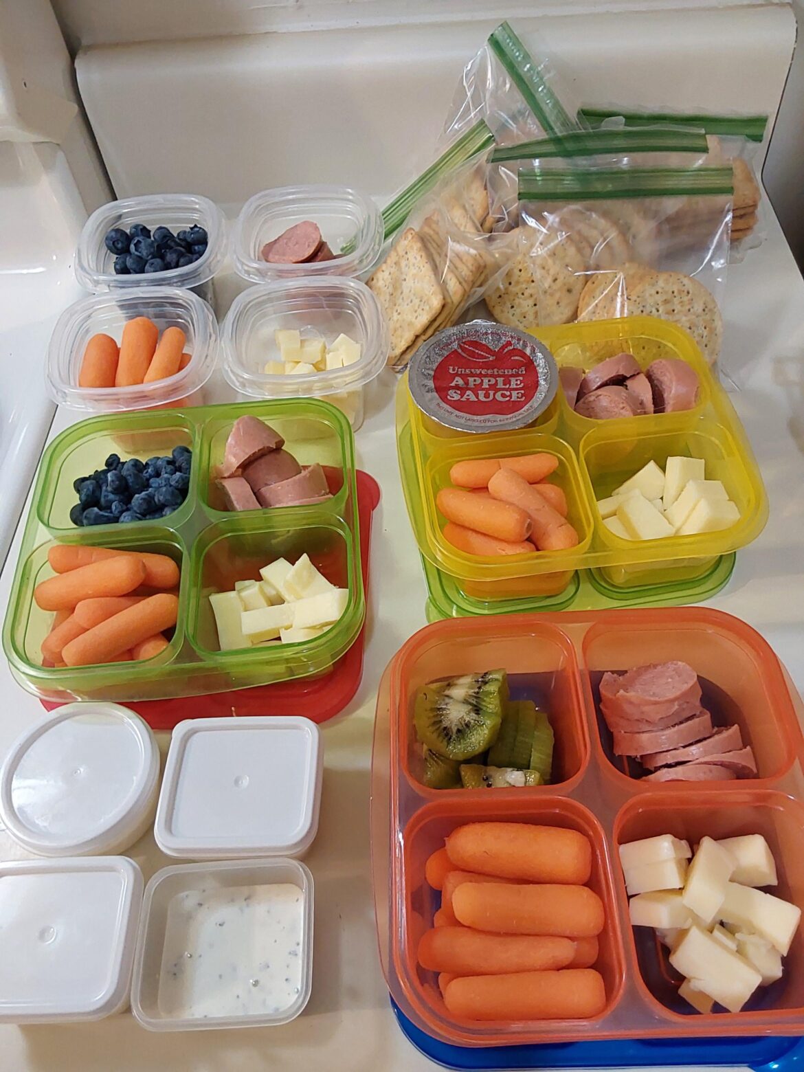 Meal Prep for the weekend afternoon meals + bonus pic breakfasts (more photos and other info in the comments)