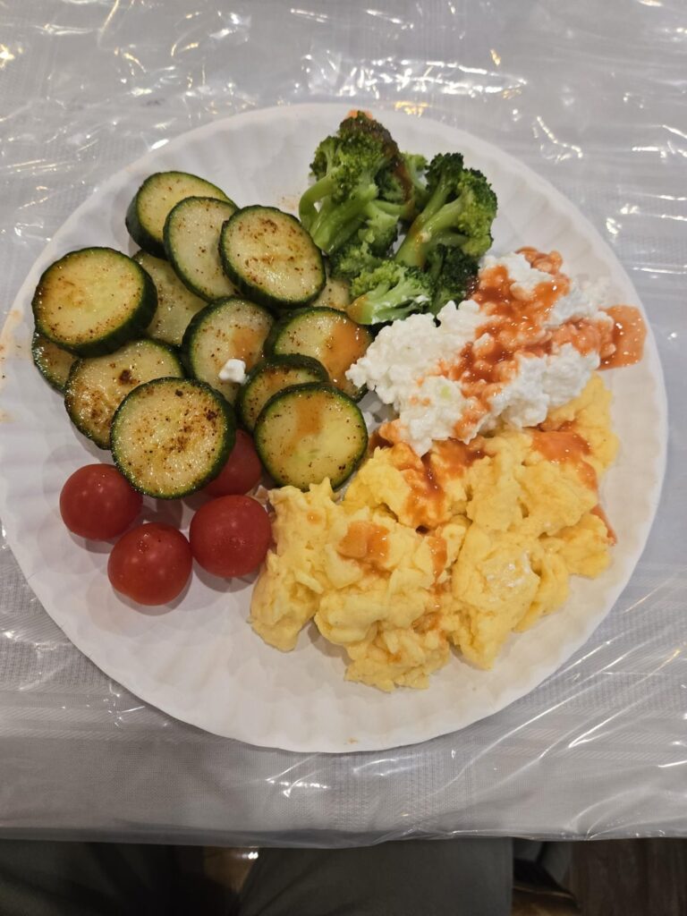 Lunch1/Post Workout Snack. 414 kcal, 54 protein.