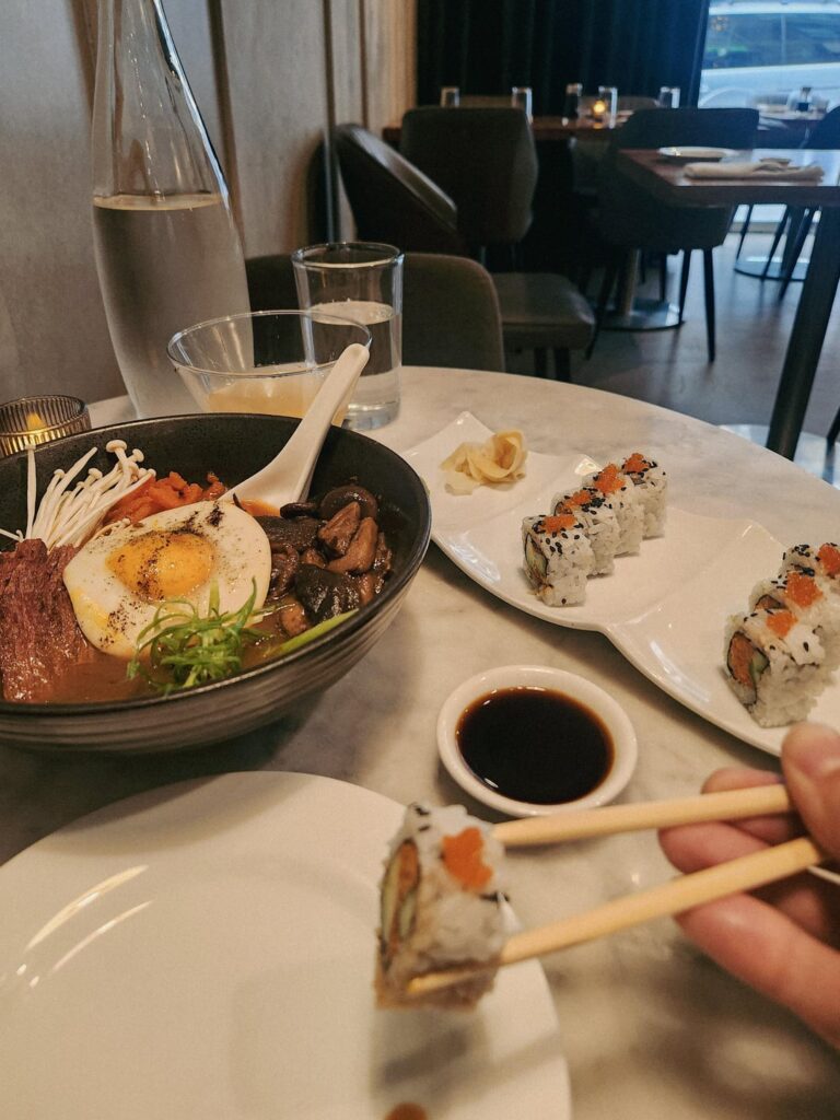 Vegan Sushi / Shoyu Ramen