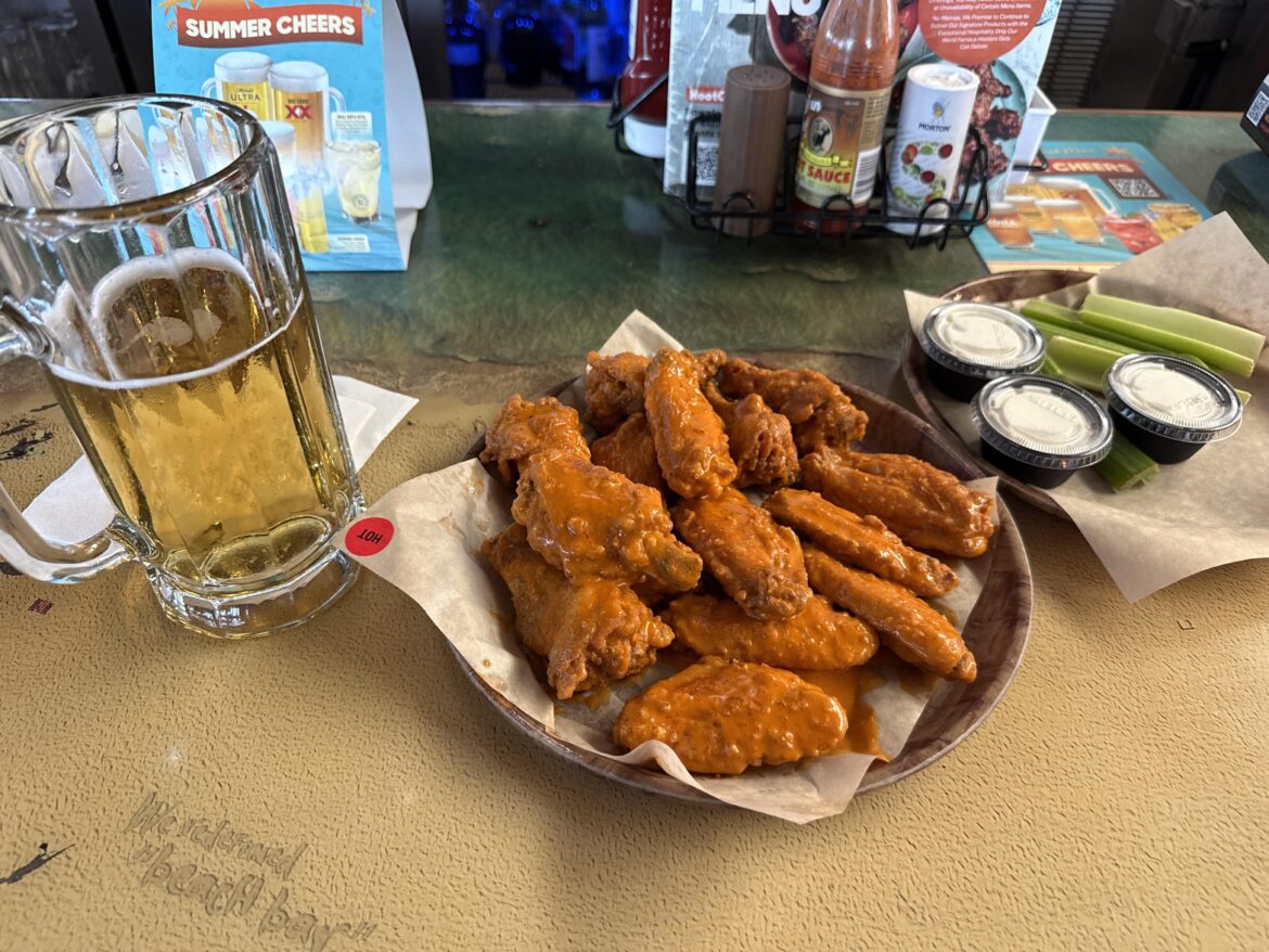 Hooters - Still Pretty Good
