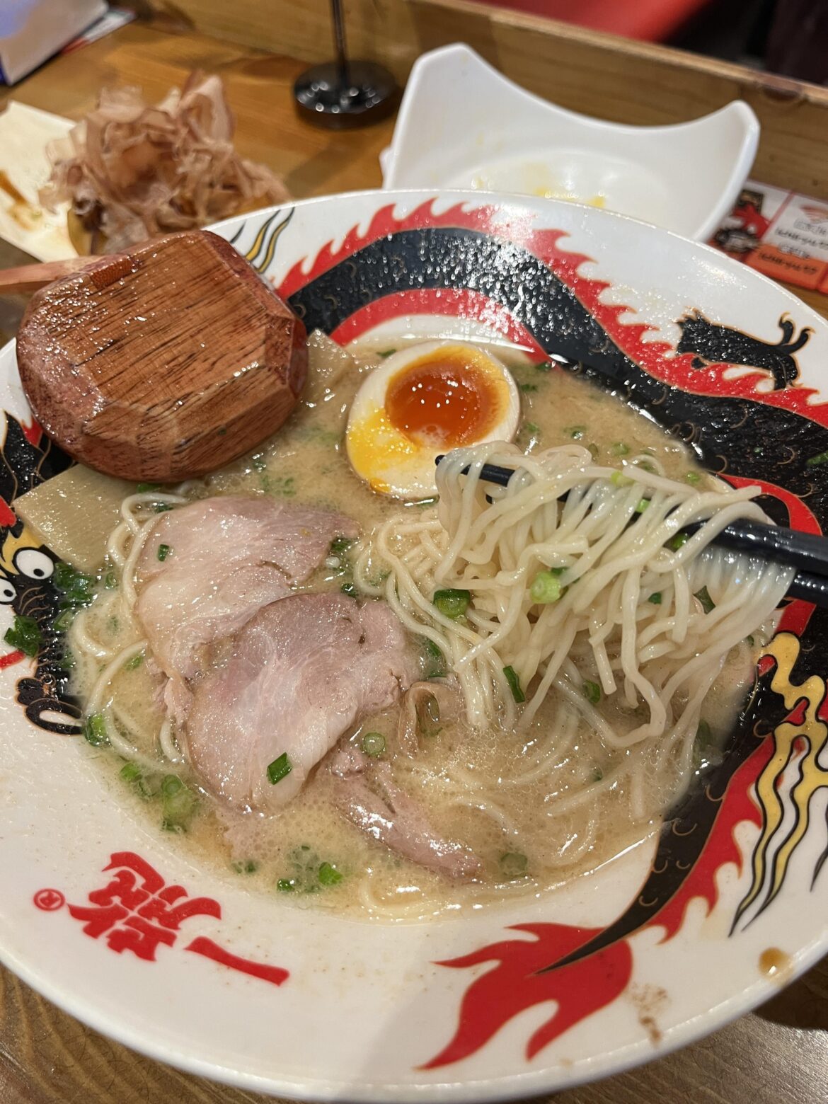 I ate tonkotsu ramen.