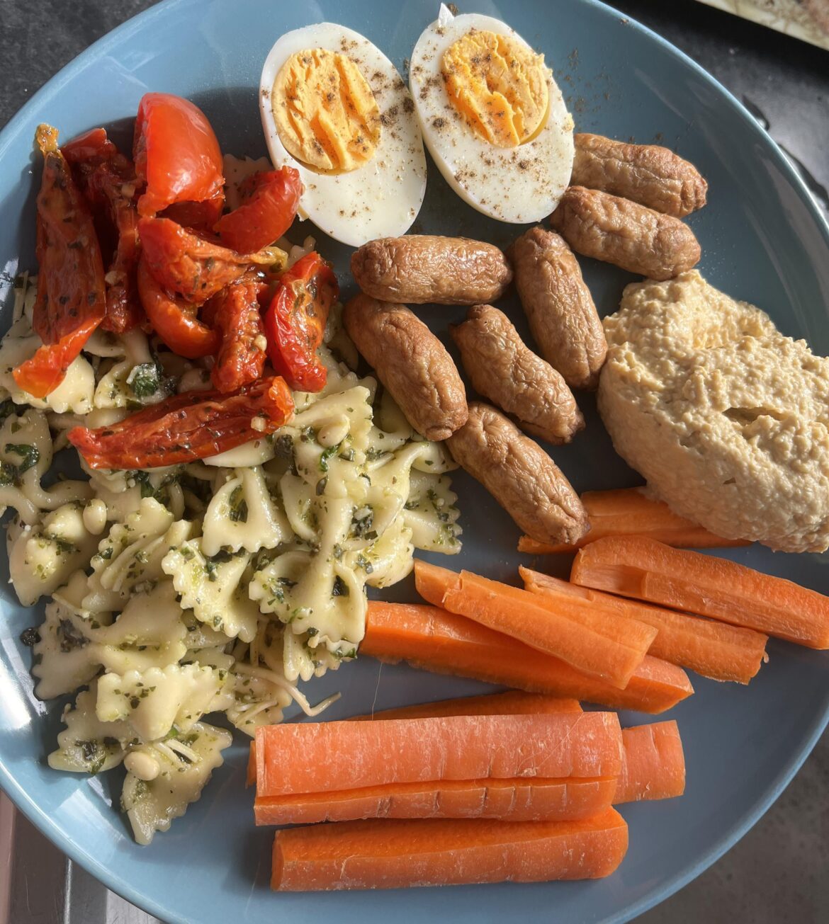 It’s too hot to cook and I don’t even care about calories today 😭 girl dinner with my boyfriend