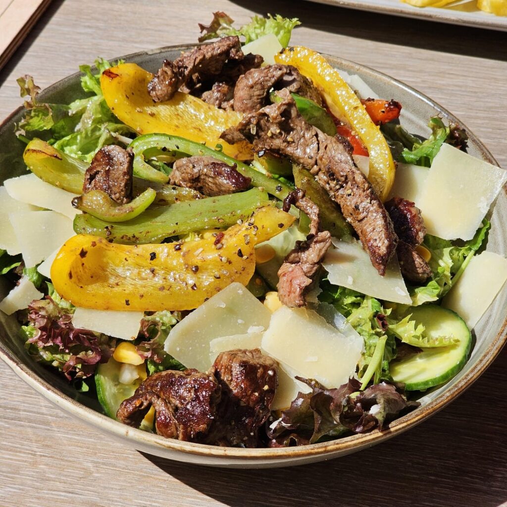 Mixed salad with fried beef stripes (Singen am Hohentwiel, Germany)