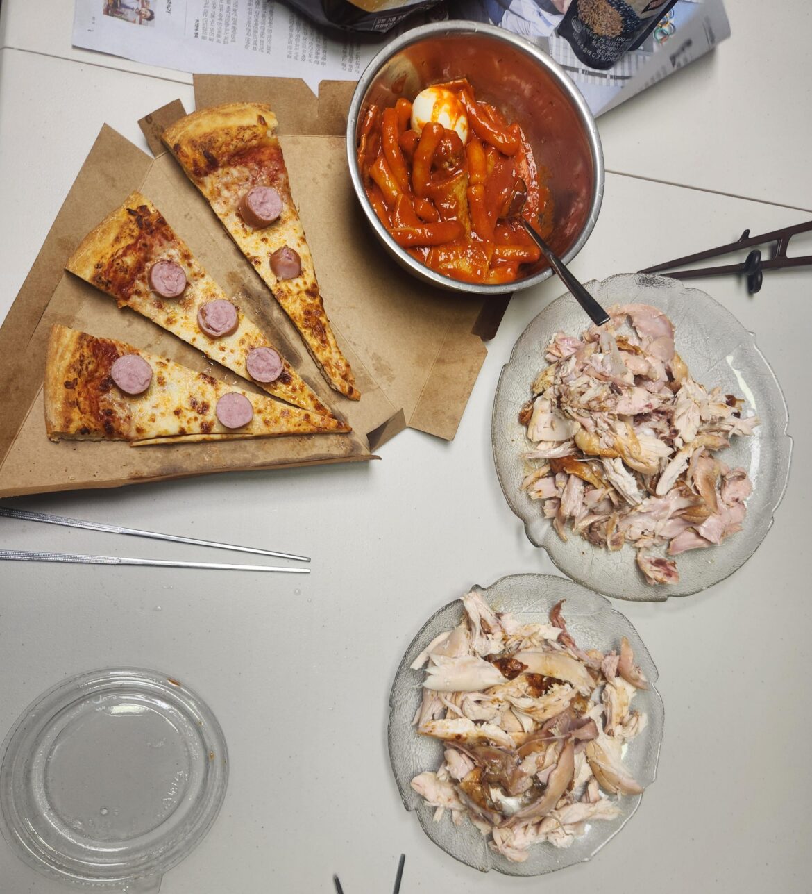 Tteokbokki with pizza and rotisserie chicken🌶🍕🍗