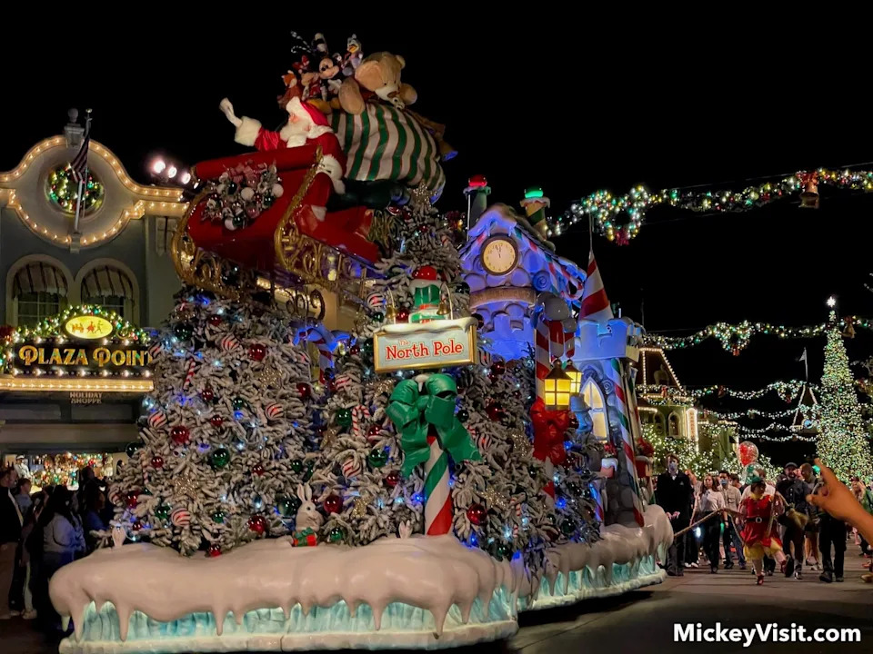 A Christmas Fantasy Parade nighttime