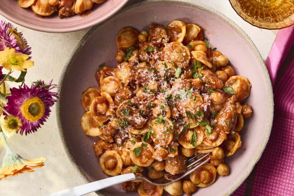 Chickpeas with Sausage and Pasta