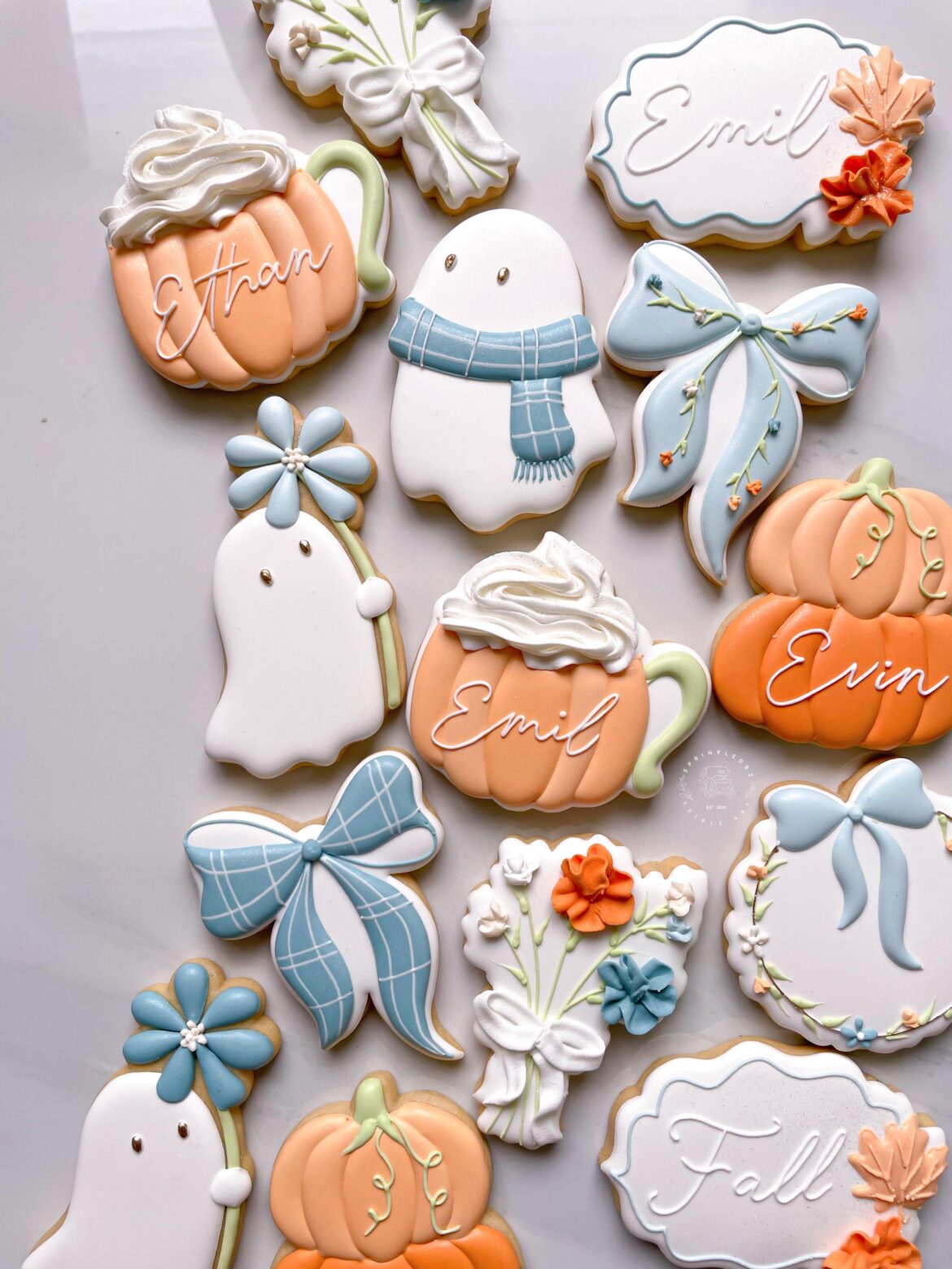 Blue might be my new favorite fall color! 🥹