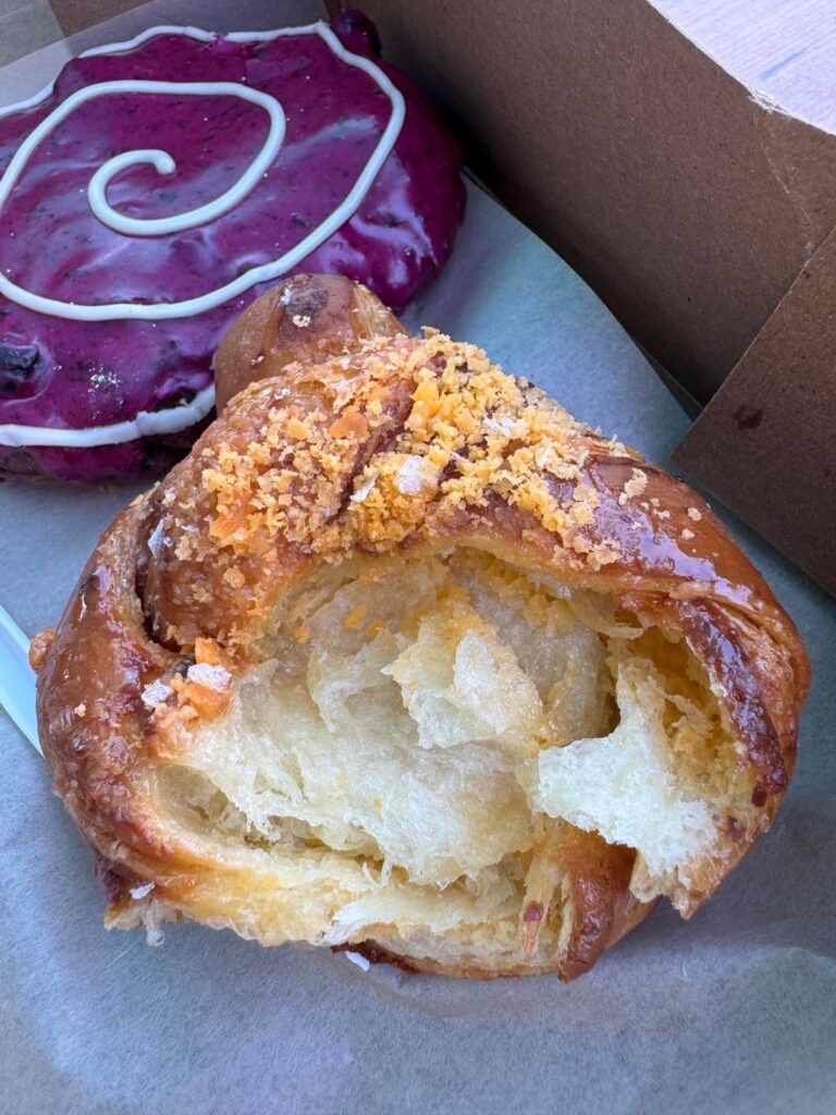 Kora'a salted egg ube croissant 😭