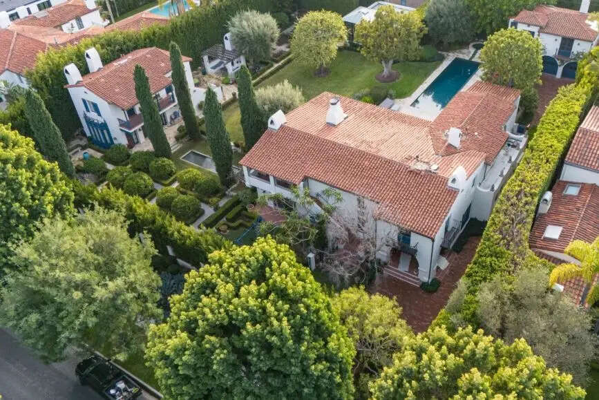 Tour Selena Gomezs Encino Retreat and Benny Blancos 35M Beverly Hills Villa  The Newlyweds Cars Watches and Wealth Revealed