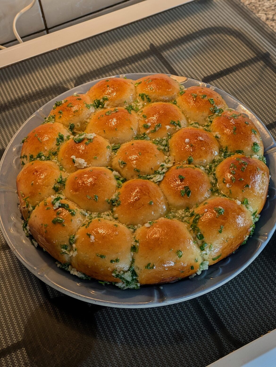 [homemade] garlic dinner rolls