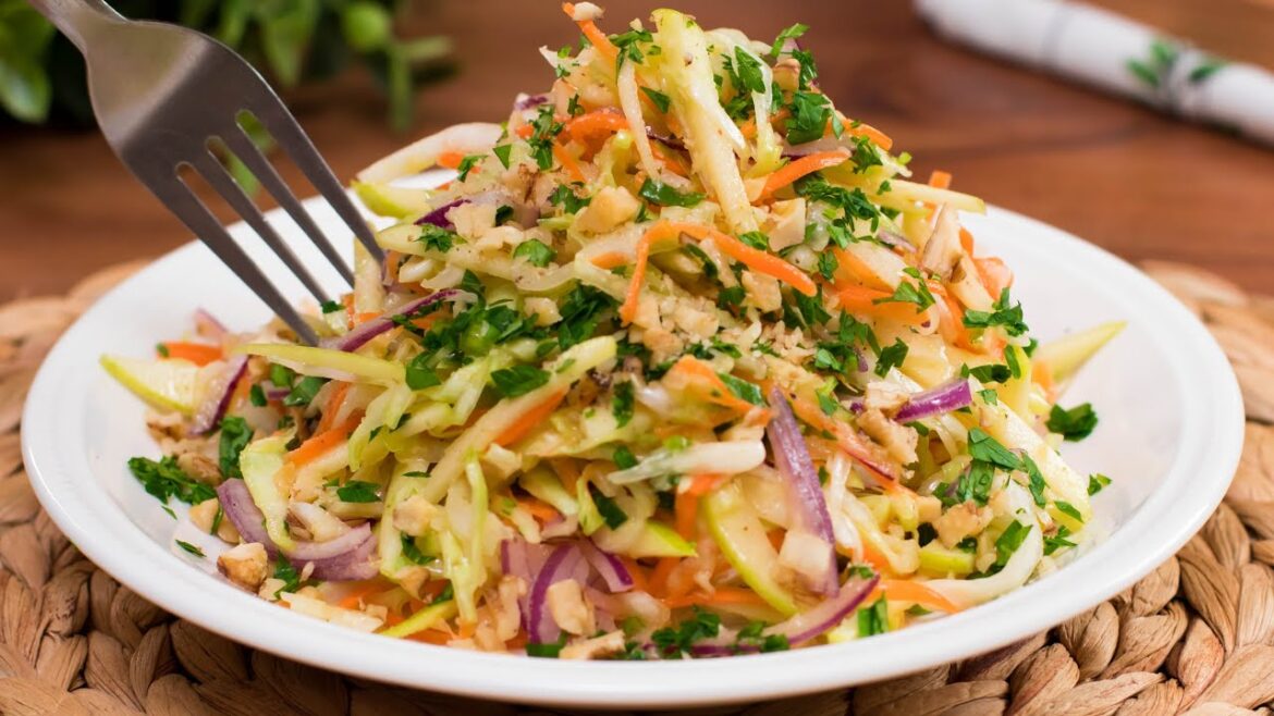 Cabbage, carrot and apple! Everyone asks me for the recipe. The Best Salad You’ll Ever Make Cabbage, carrot and apple! Everyone asks me for the recipe. The Best Salad You'll Ever Make