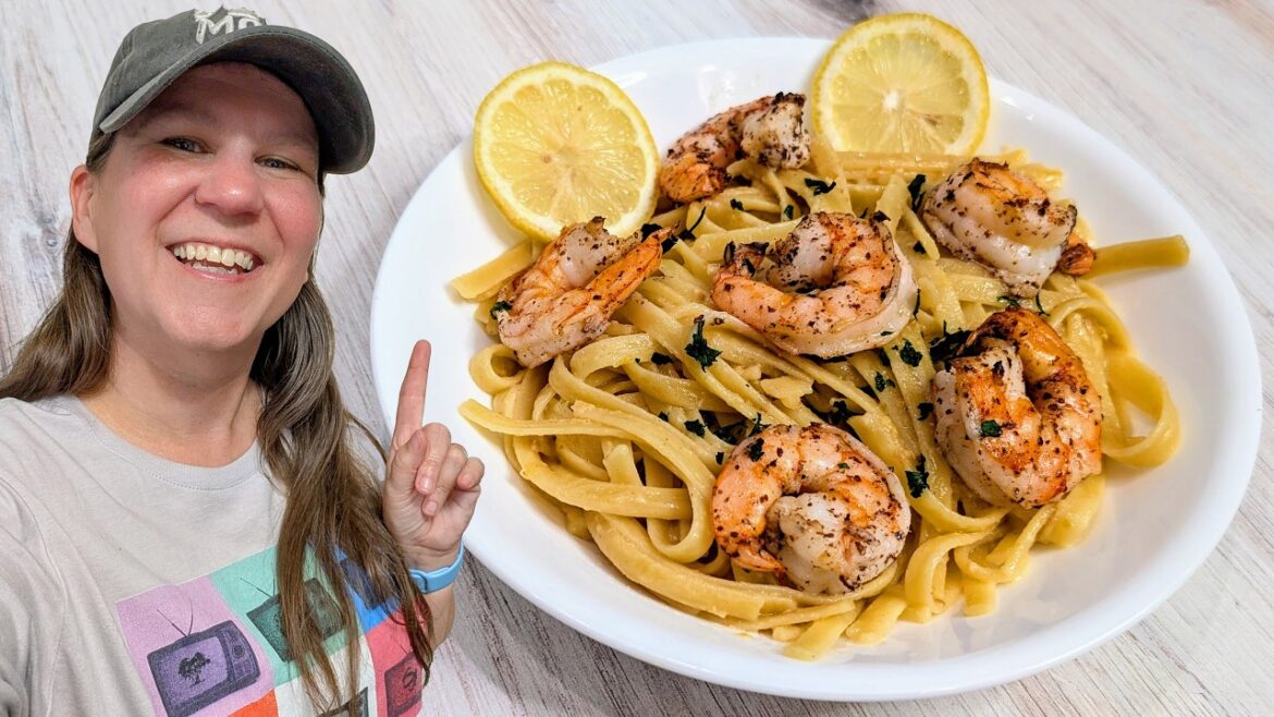 The BEST Lemon Spaghetti with Shrimp (Ready in 20 Minutes!) The BEST Lemon Spaghetti with Shrimp (Ready in 20 Minutes!)