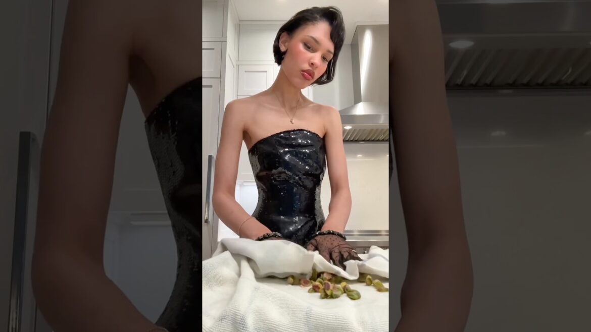 Nara Smith Makes Dubai Chocolate Covered Strawberries