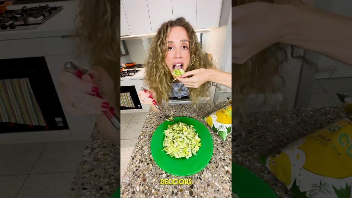 Literally just greek lettuce salad… but it’s really good promise! Recipe in description Literally just greek lettuce salad... but it's really good promise! Recipe in description