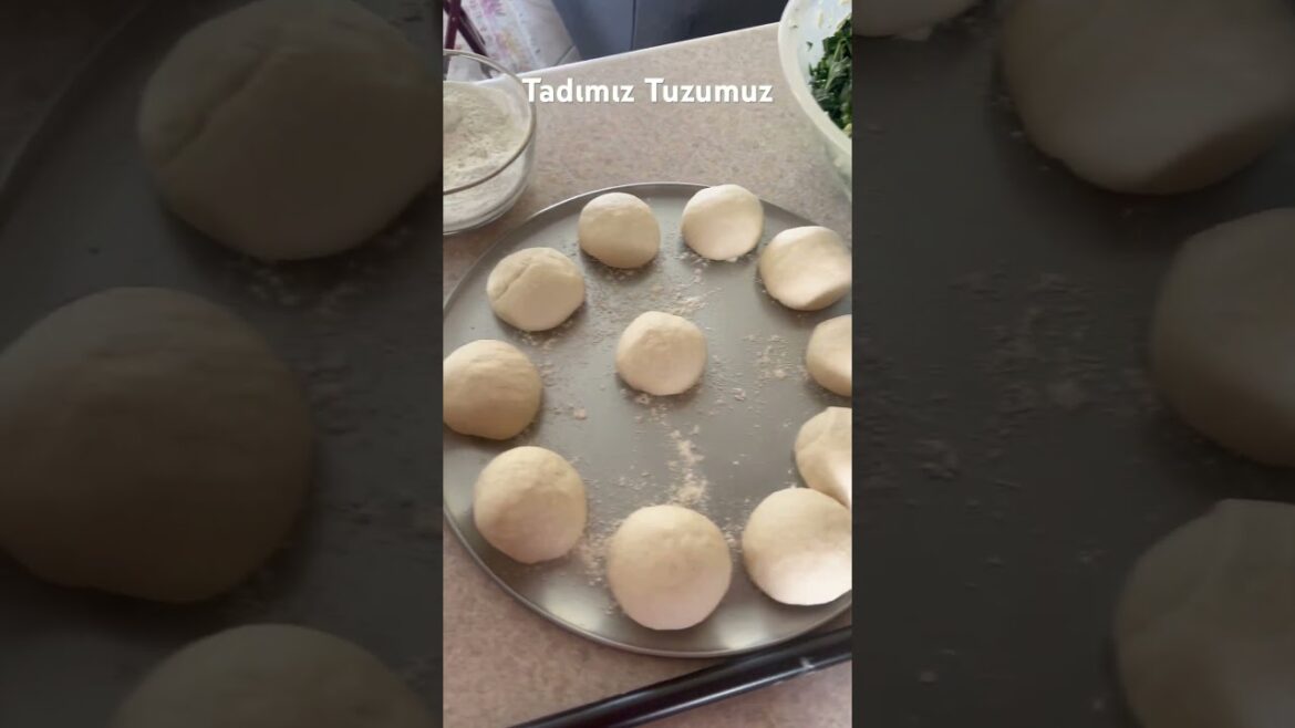 Kolay El açması Ispanaklı Börek tarifi #food #tarif #ispanakliborek #ıspanaklı #ıspanaklıbörek Kolay El açması Ispanaklı Börek tarifi #food #tarif #ispanakliborek #ıspanaklı #ıspanaklıbörek