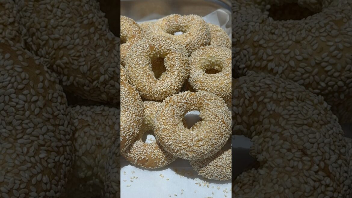 Koulouri Thessalonikis ... #giorgosgoulas #koulouri #food #greek #greekfood #delicious #dough