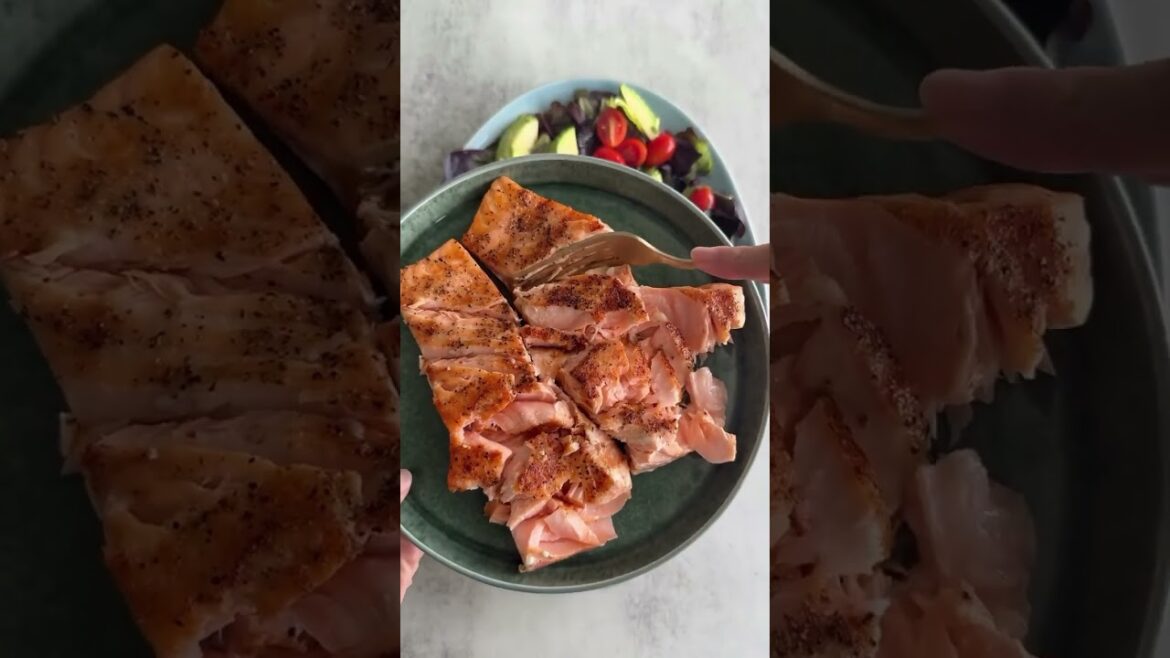 Grilled Halloumi Salad with Salmon #healthyfamily #recipe #healthyfam #easyrecipe #eggfreebaking