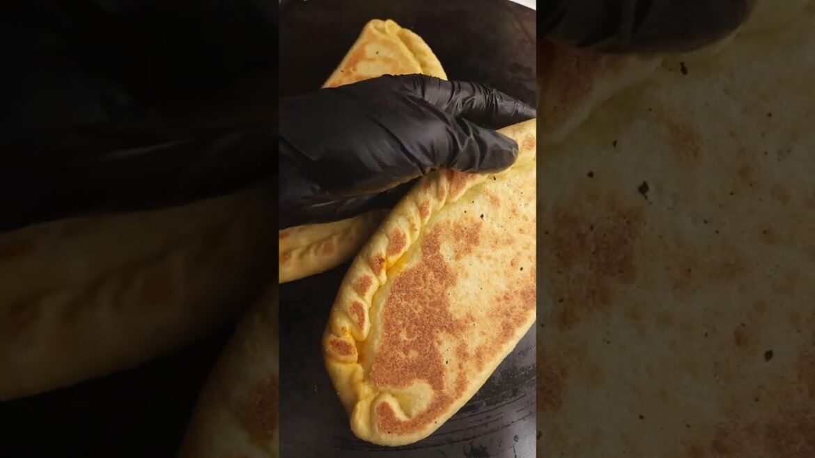 Vegetarian Stuffed Kesra (Traditional Algerian Bread) Vegetarian Stuffed Kesra (Traditional Algerian Bread)