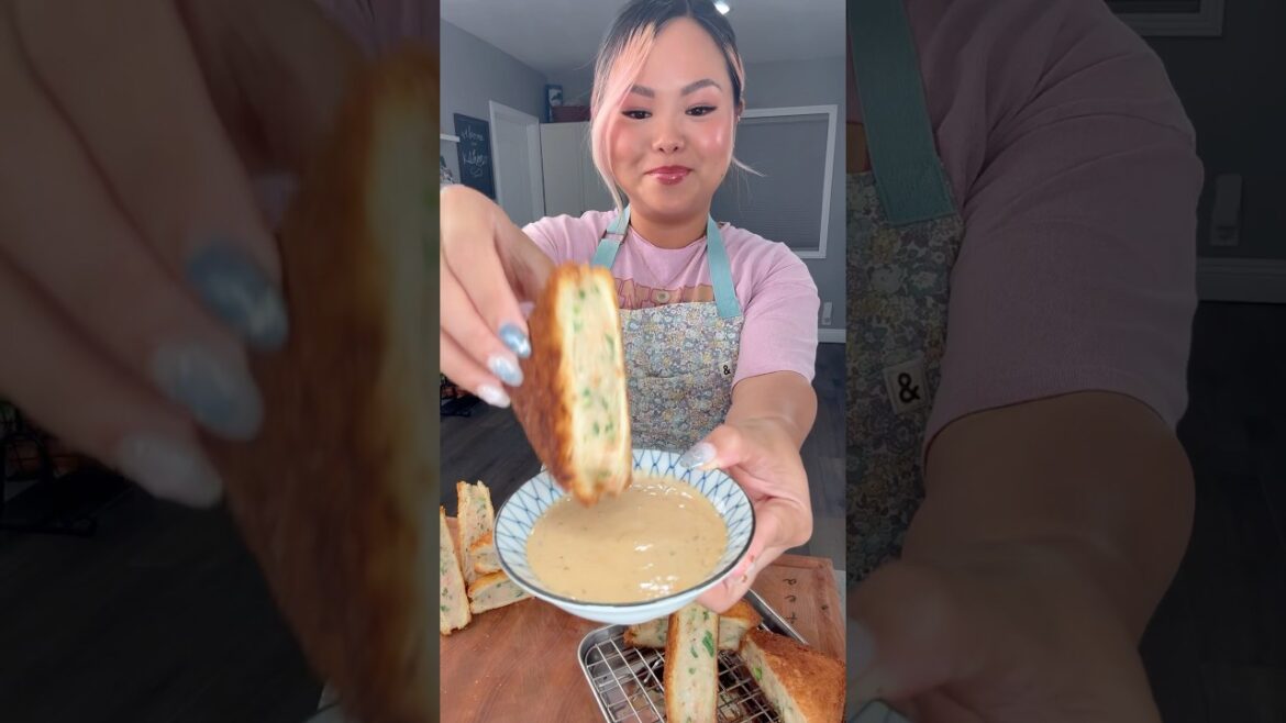 SHRIMPLY irresistible Shrimp Toast #recipe #shrimptoast